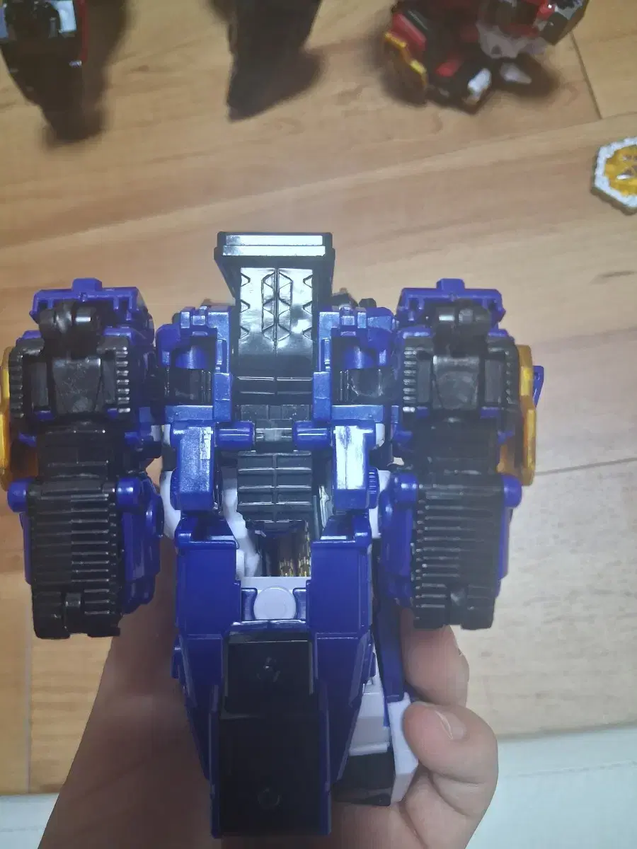 thumbnail-4